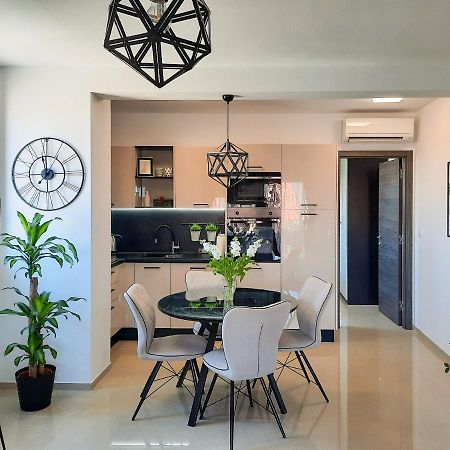 Enjoy Pula - New Apt With Terrace And Free Parking Garage ภายนอก รูปภาพ