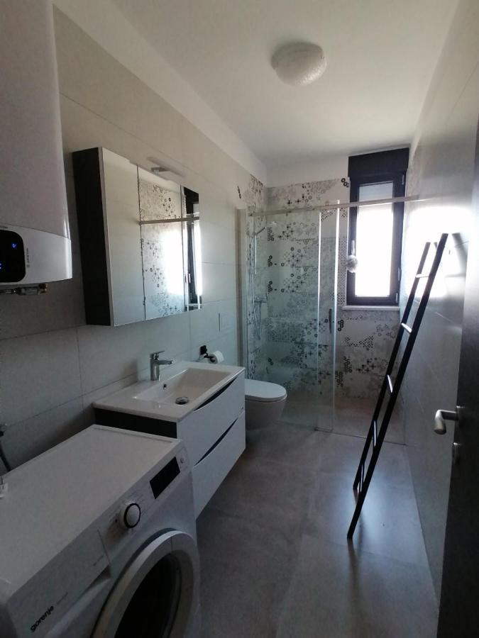 Enjoy Pula - New Apt With Terrace And Free Parking Garage ภายนอก รูปภาพ