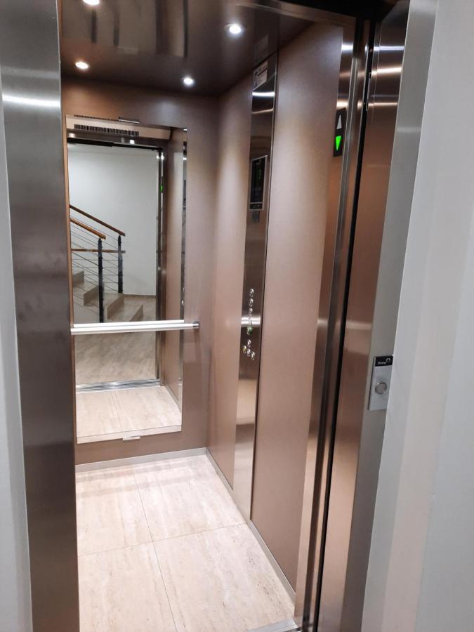 Enjoy Pula - New Apt With Terrace And Free Parking Garage ภายนอก รูปภาพ