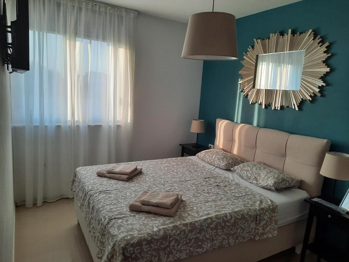 Enjoy Pula - New Apt With Terrace And Free Parking Garage ภายนอก รูปภาพ